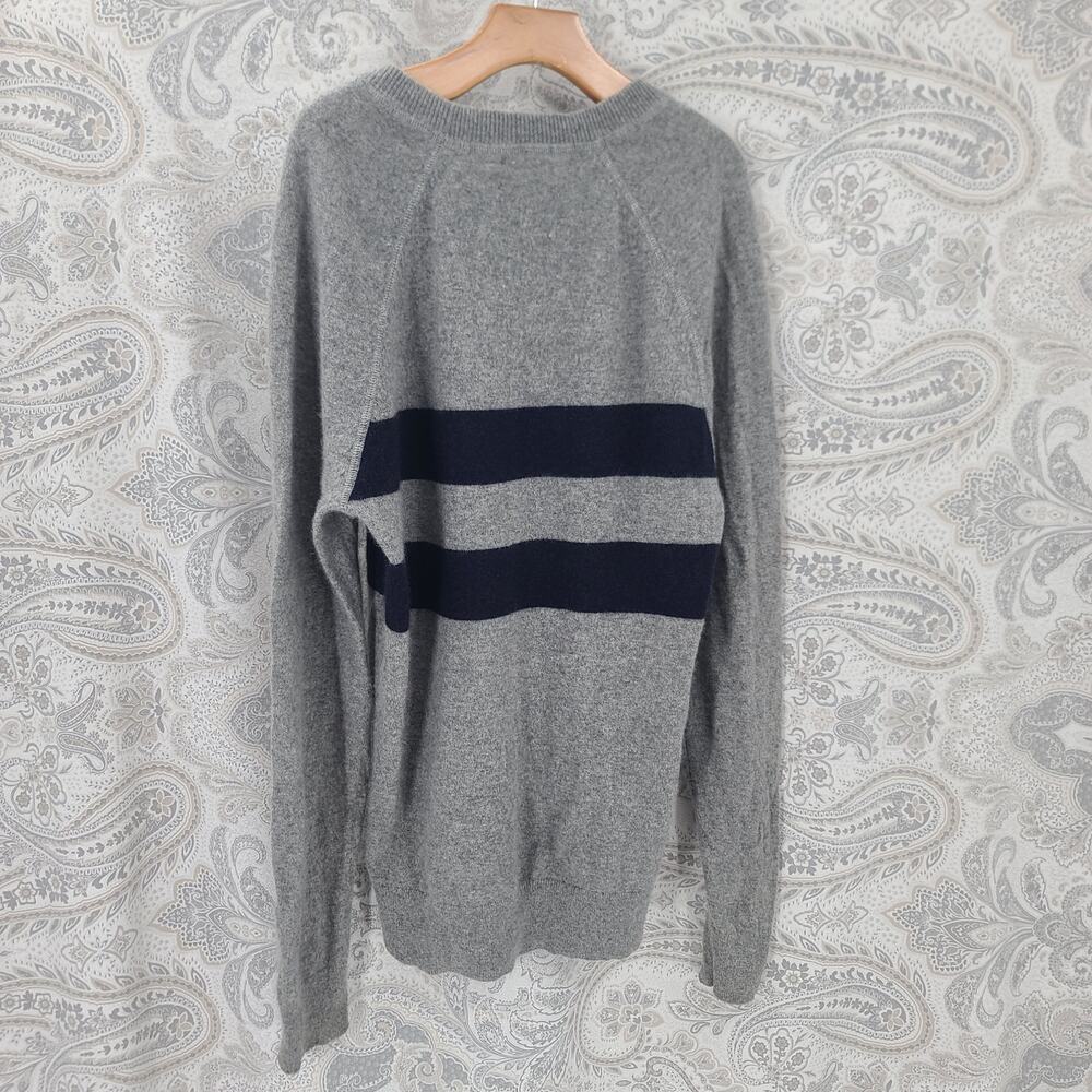 Abercrombie and Fitch men's 100% cashmere Size Medium Quiet luxury preppy cozy - Picture 3 of 7